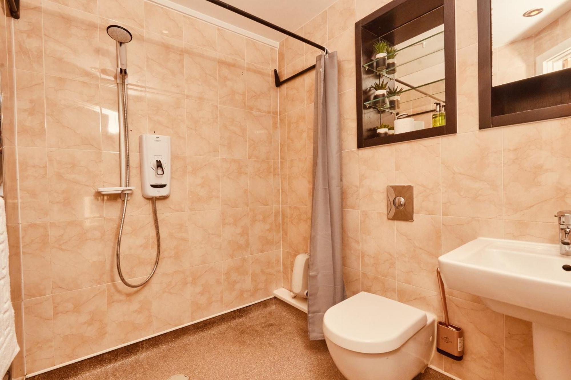 Central Leeds Dock Apt, Free Secure Parking! 2 Bed Экстерьер фото